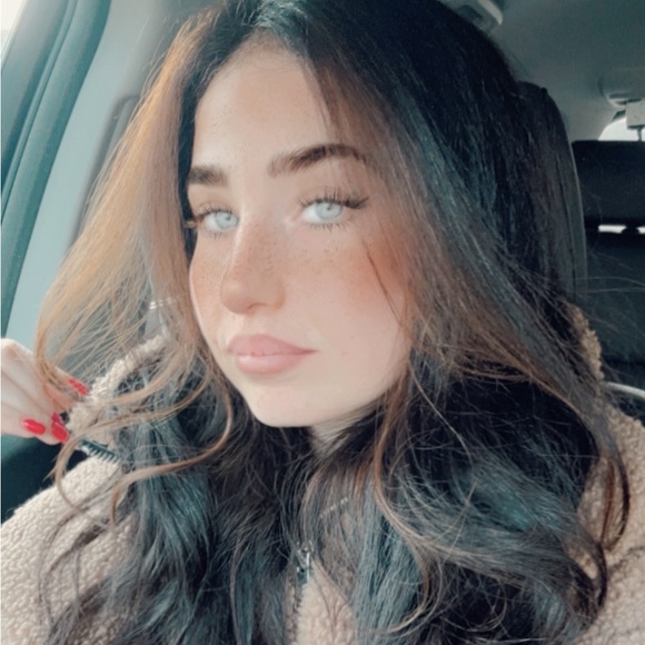 Meet your Posher, Emma - Picture 2 of 12